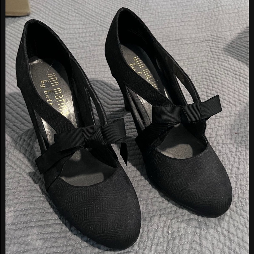 Ann Marino Black Suede Heels with Cross-Strap Design